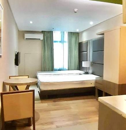 Studio Unit Condo At Antel Serenity Suites Makati Manila Eksteriør billede
